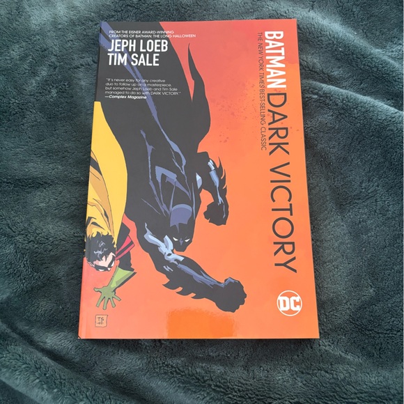 DC Comics Other - Batman: Dark Victory (DC Comics April 2014)